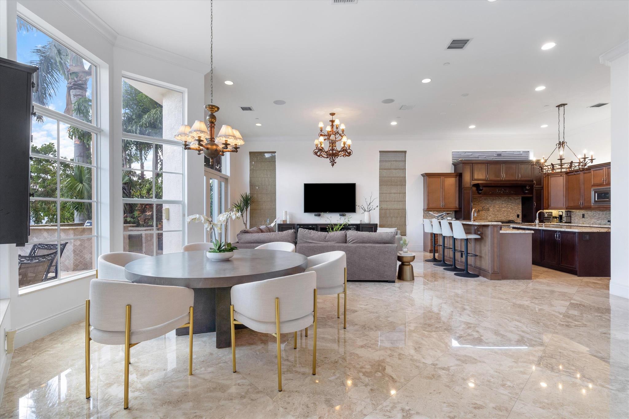 932 Banyan Drive