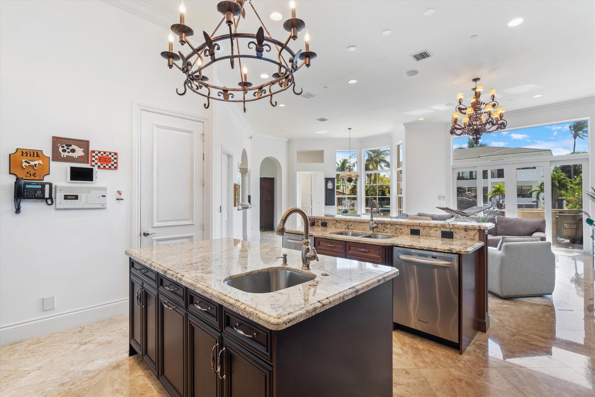 932 Banyan Drive