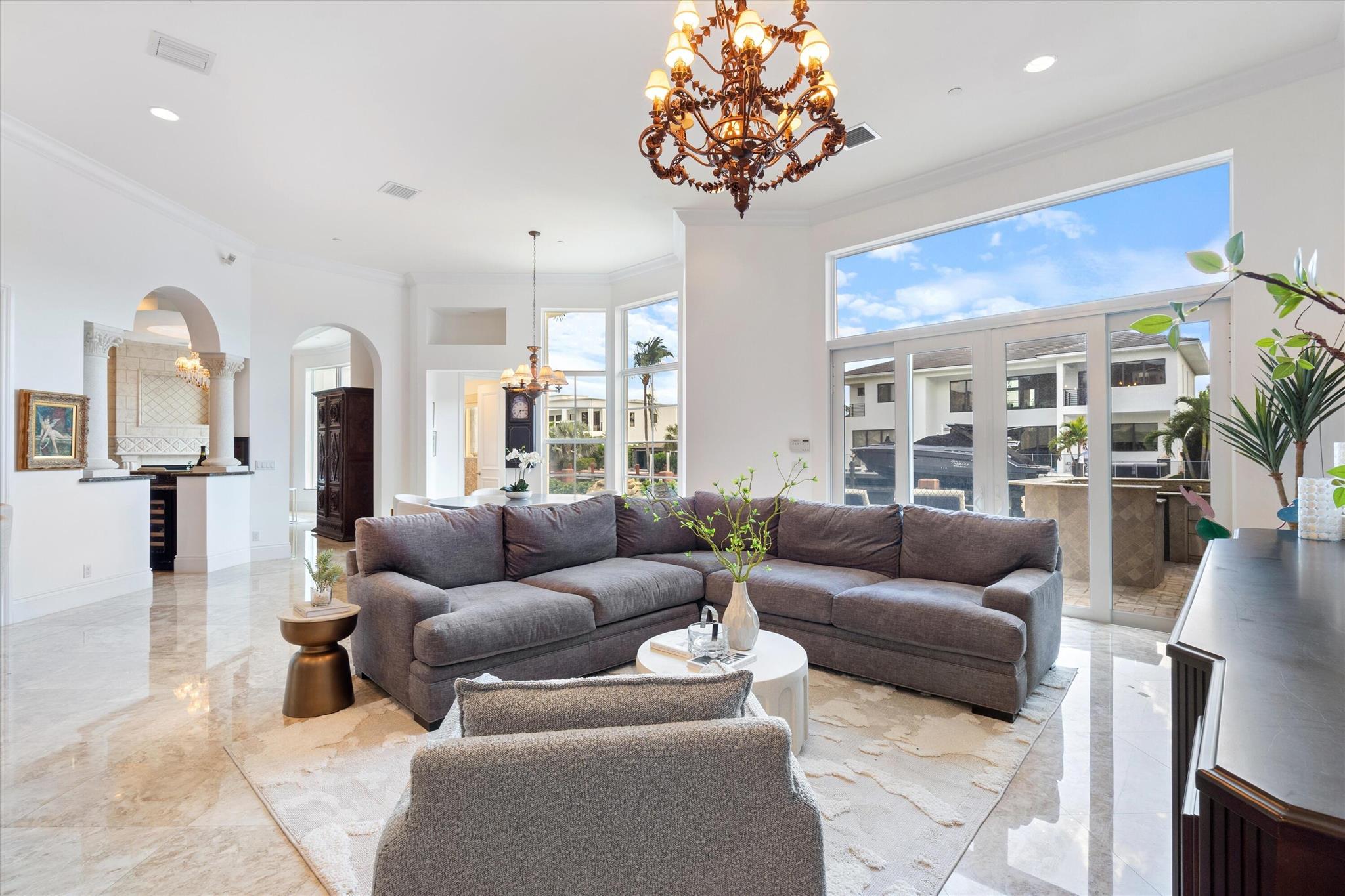 932 Banyan Drive