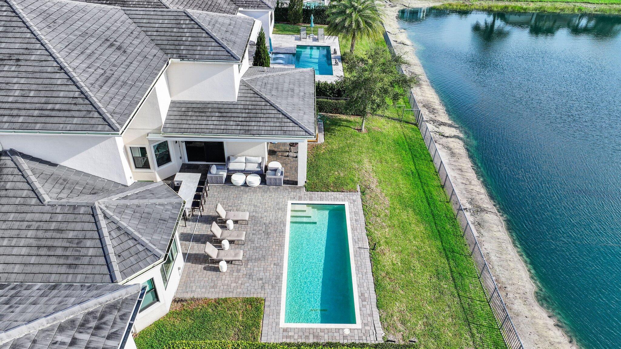 6950 NW 25th Way