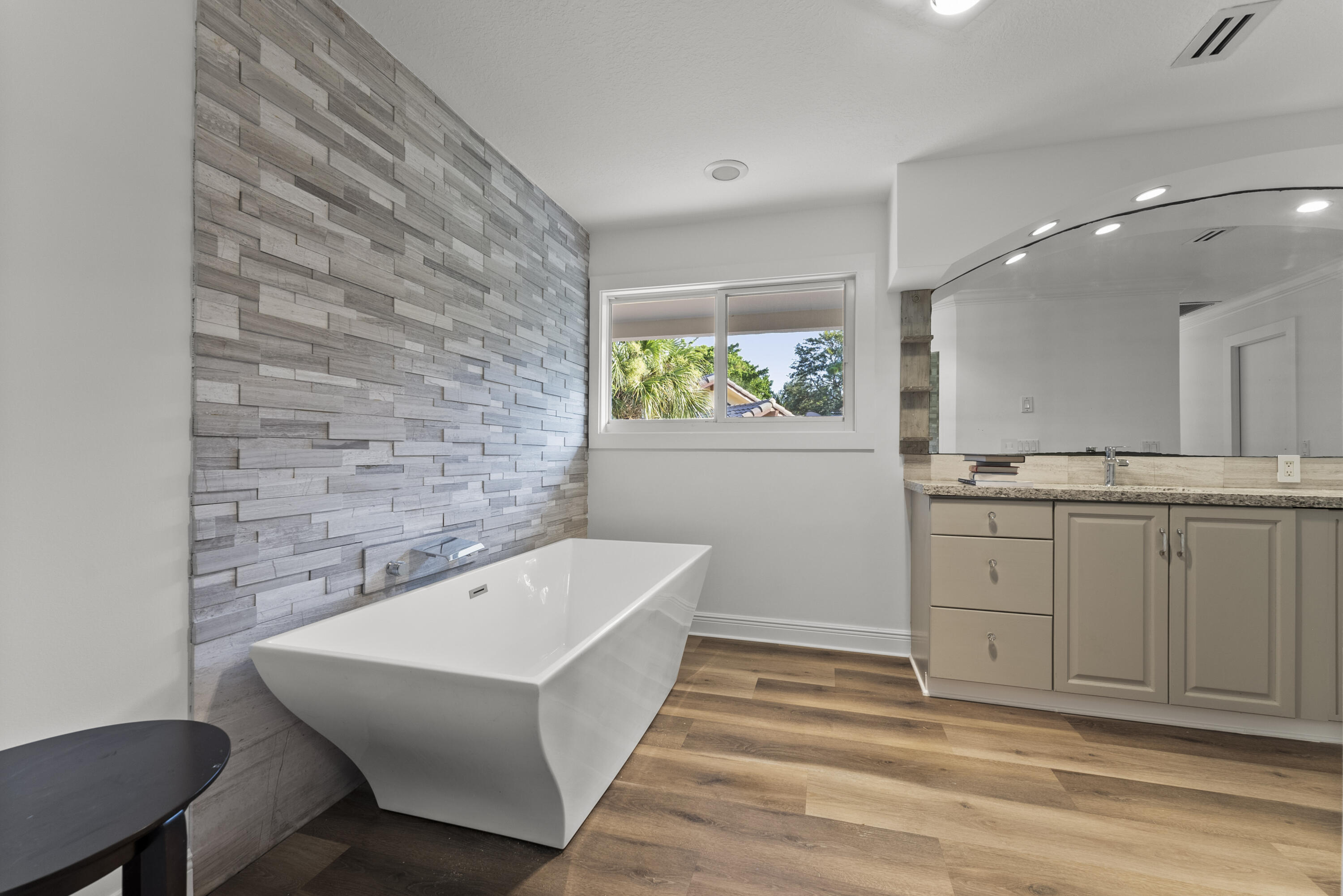 2235 SW 12th Place