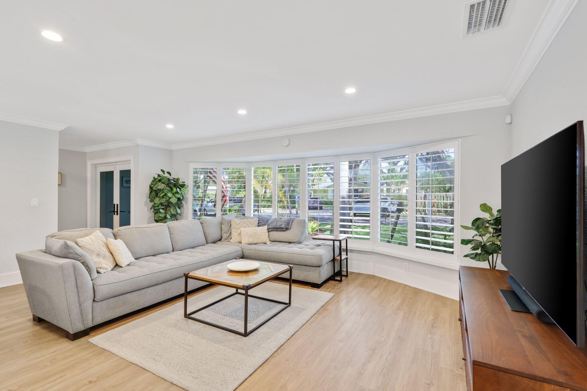 926 SW 1st Street