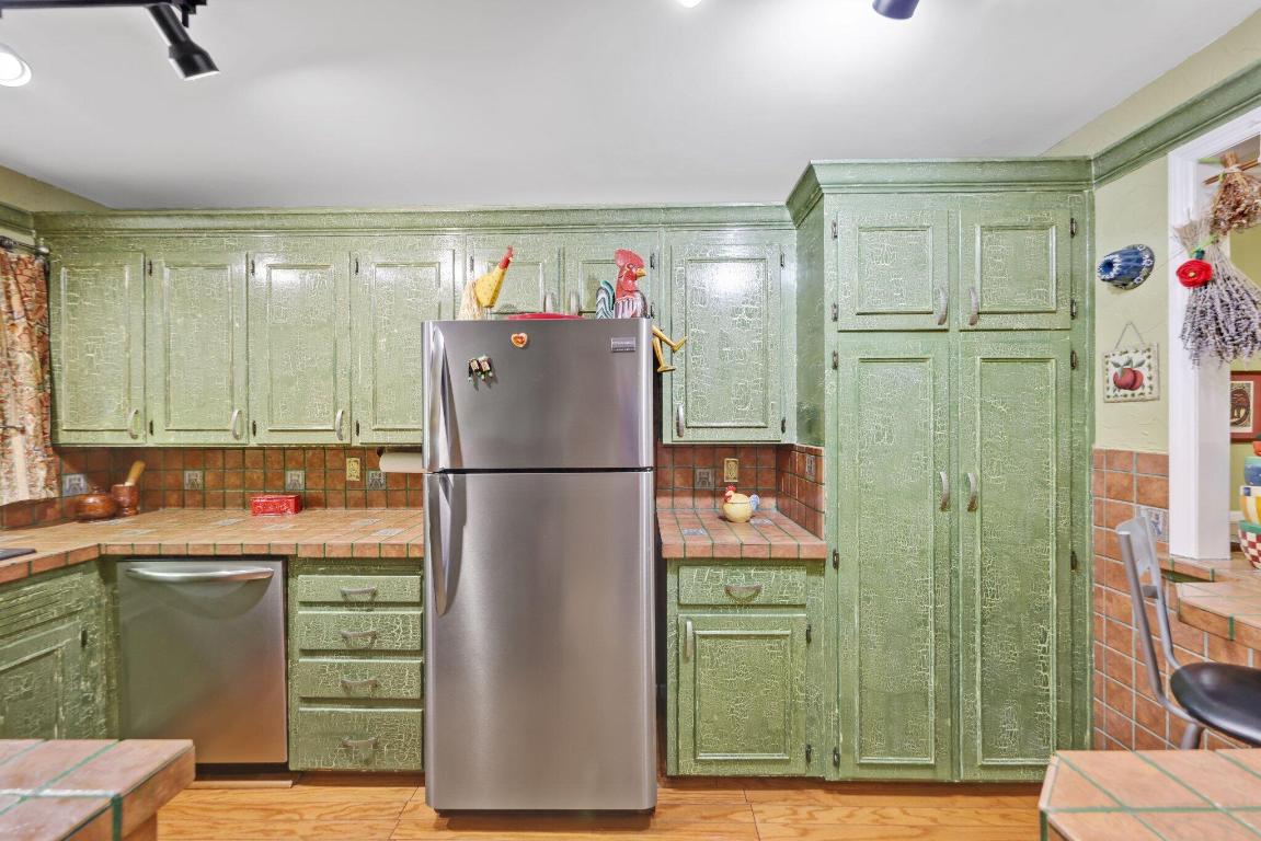 700 NE Harbour Terrace 2350