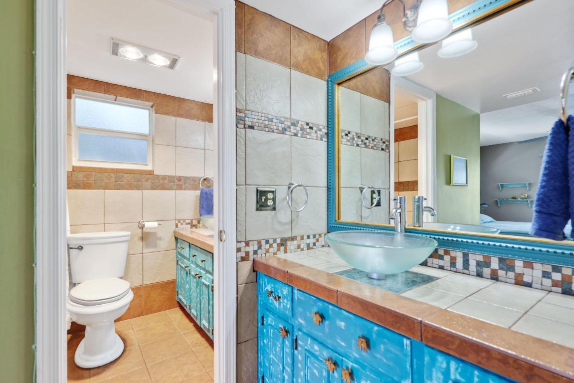 700 NE Harbour Terrace 2350