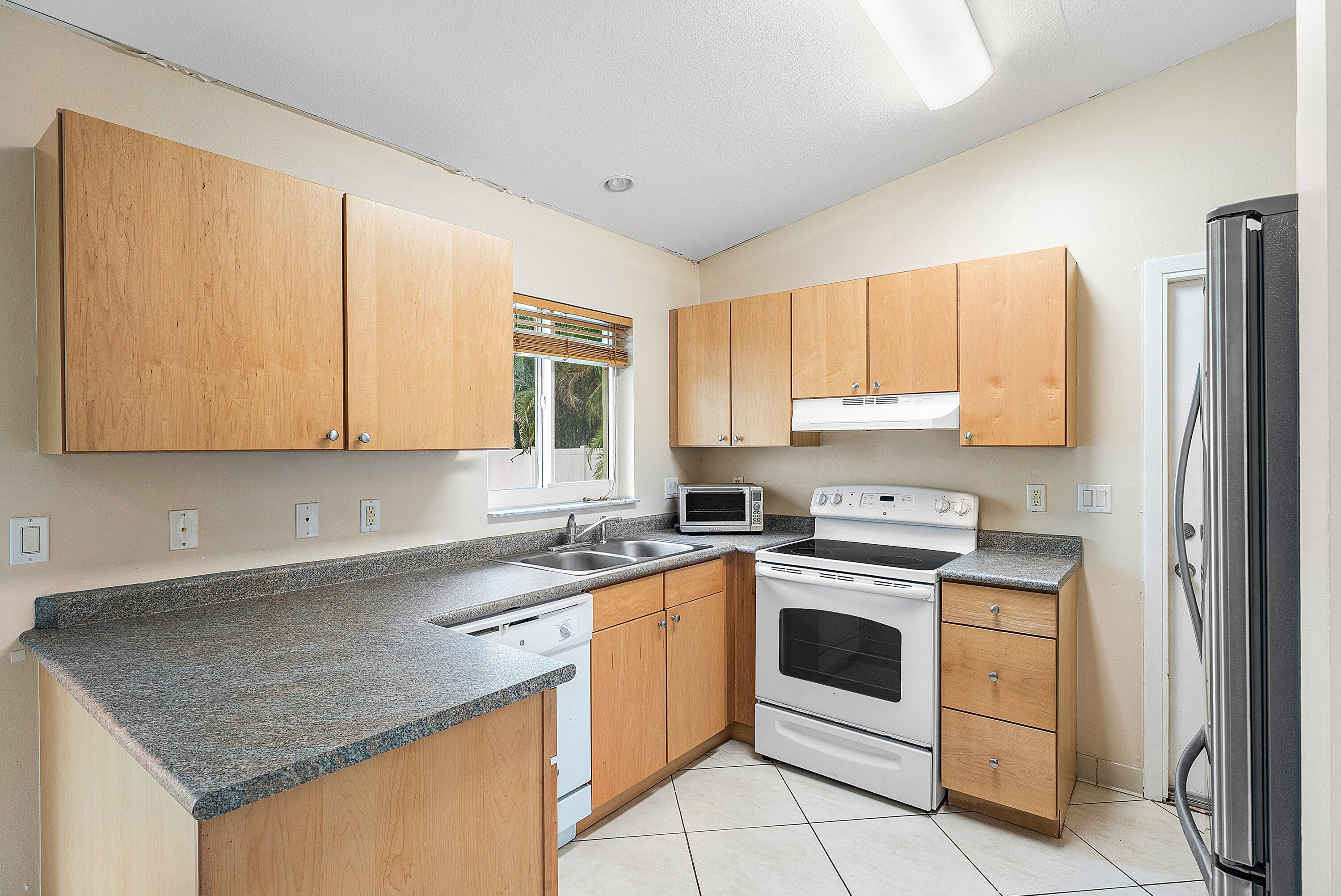 165 NW 8th Street