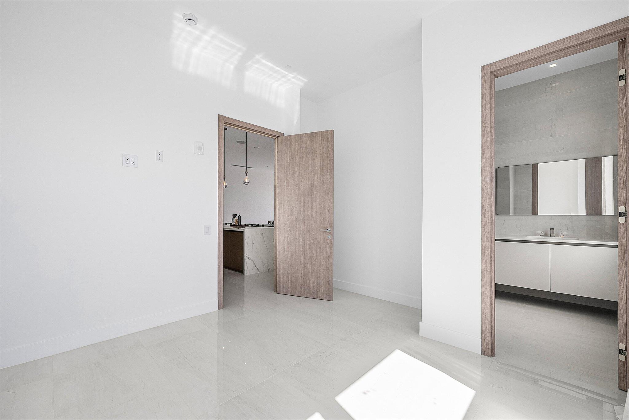 246 NE 6th Avenue Ph