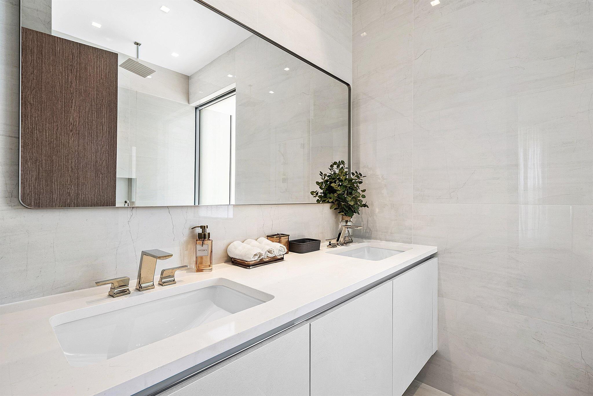 246 NE 6th Avenue 3b