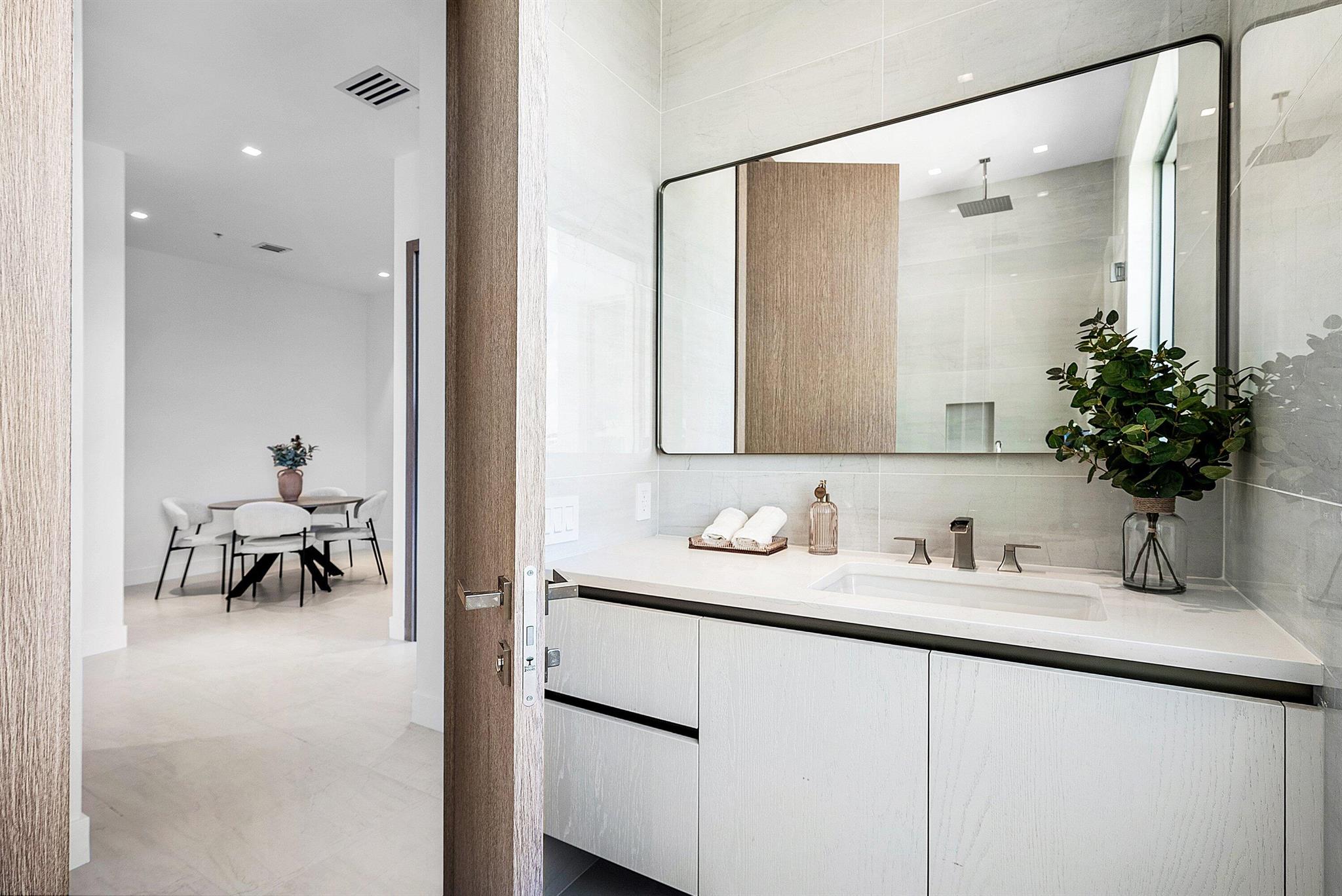 246 NE 6th Avenue 3b