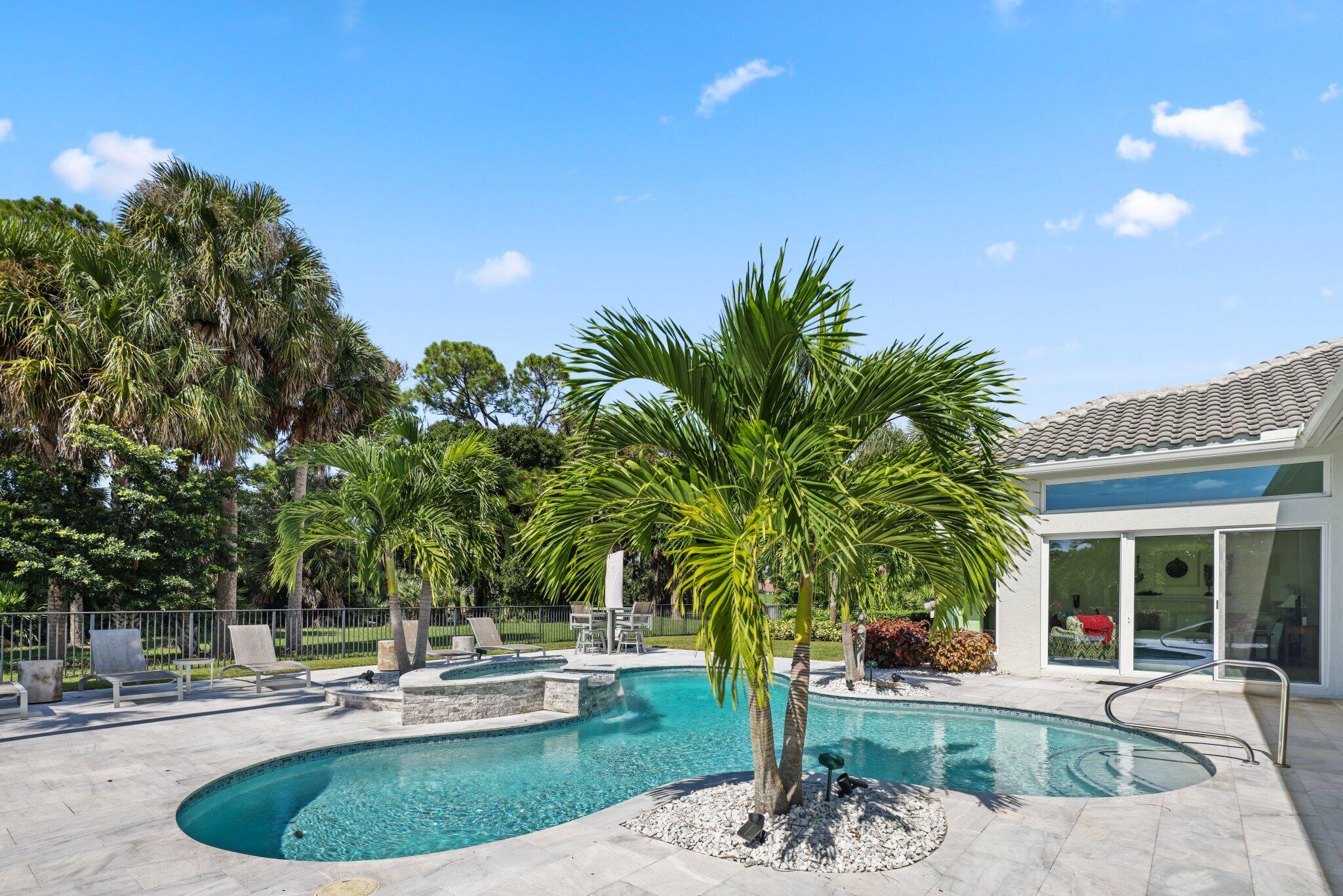 8195 Lakeview Drive