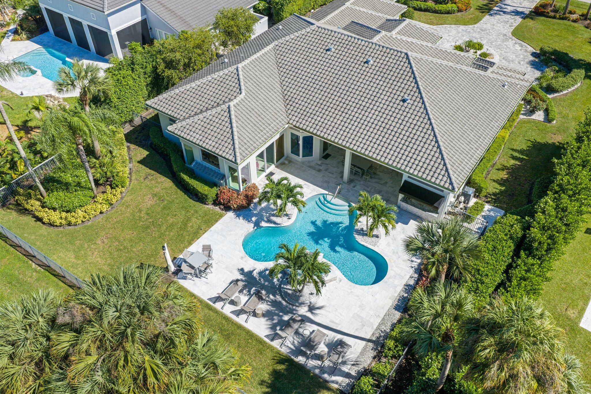 8195 Lakeview Drive
