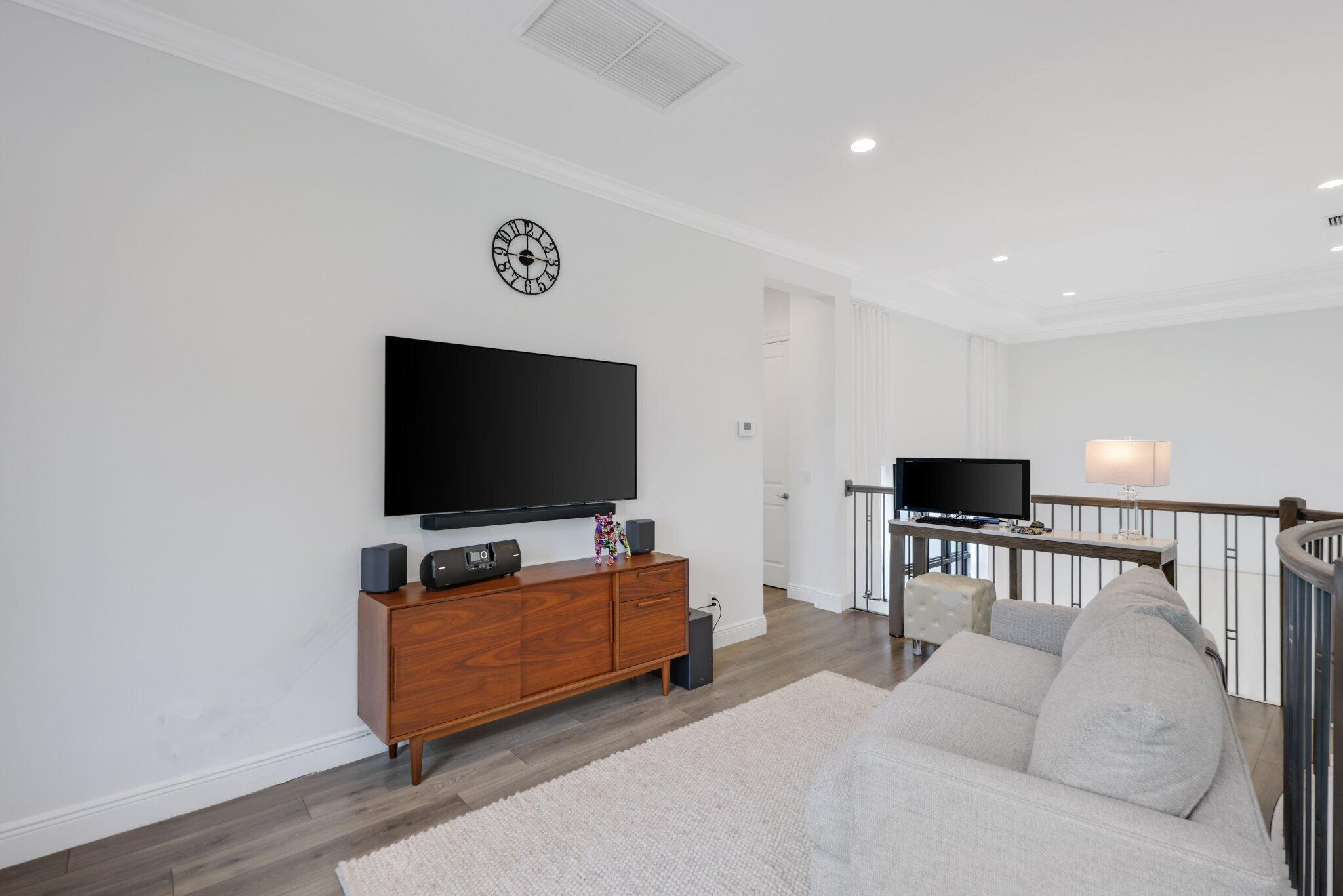 2751 NW 70th Boulevard