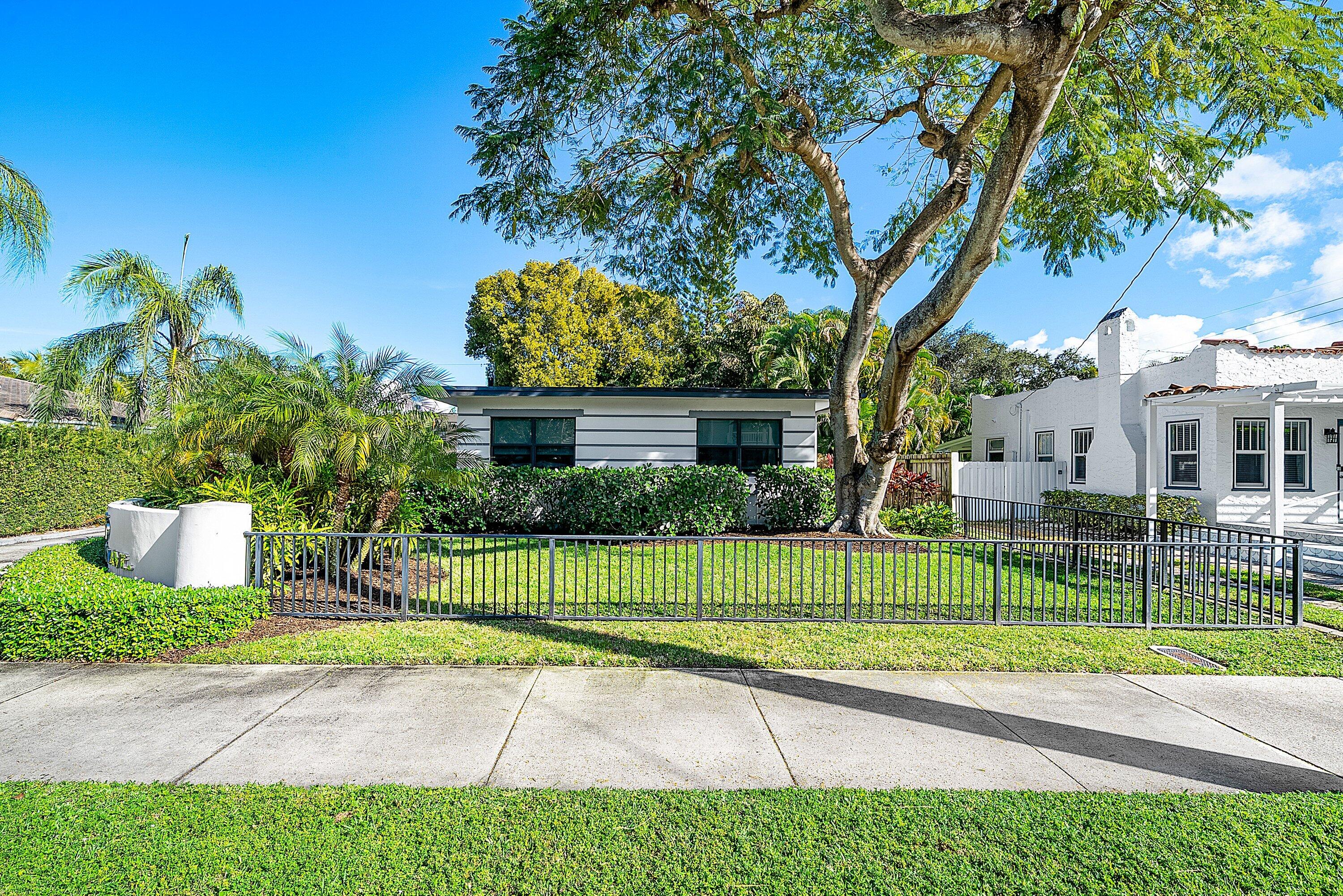 215 N Swinton Avenue, Delray Beach