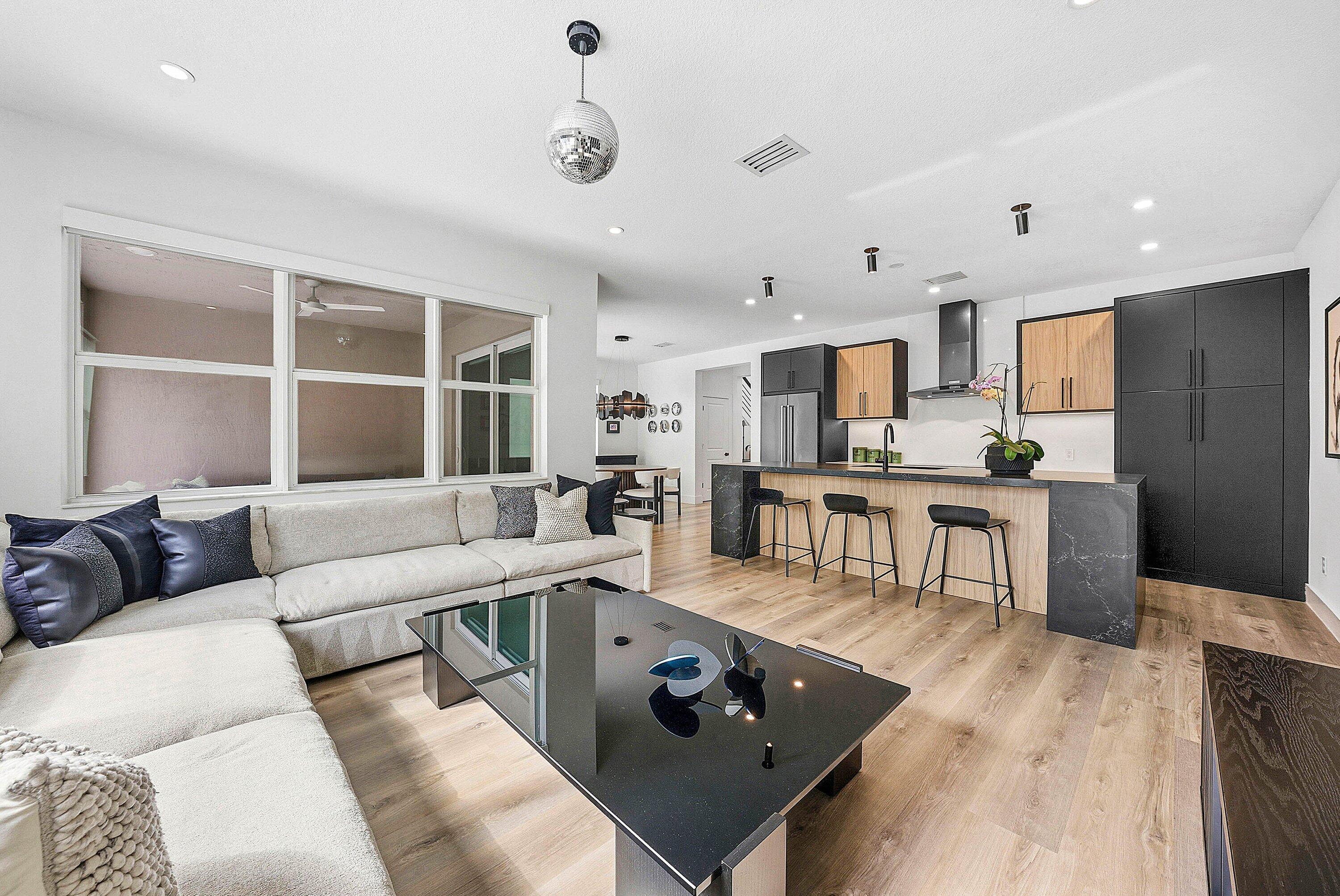 4310 Buttonwood Drive