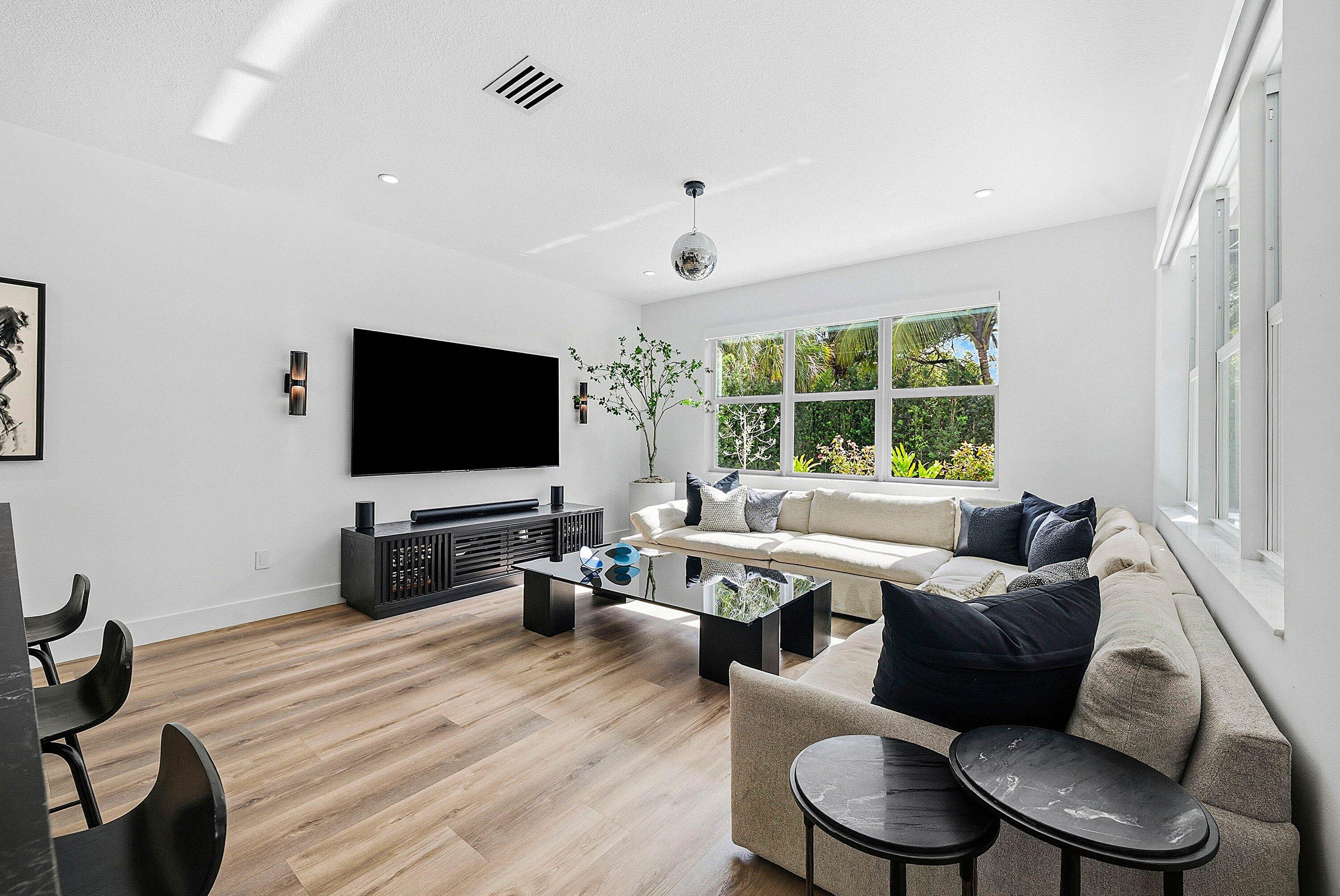 4310 Buttonwood Drive