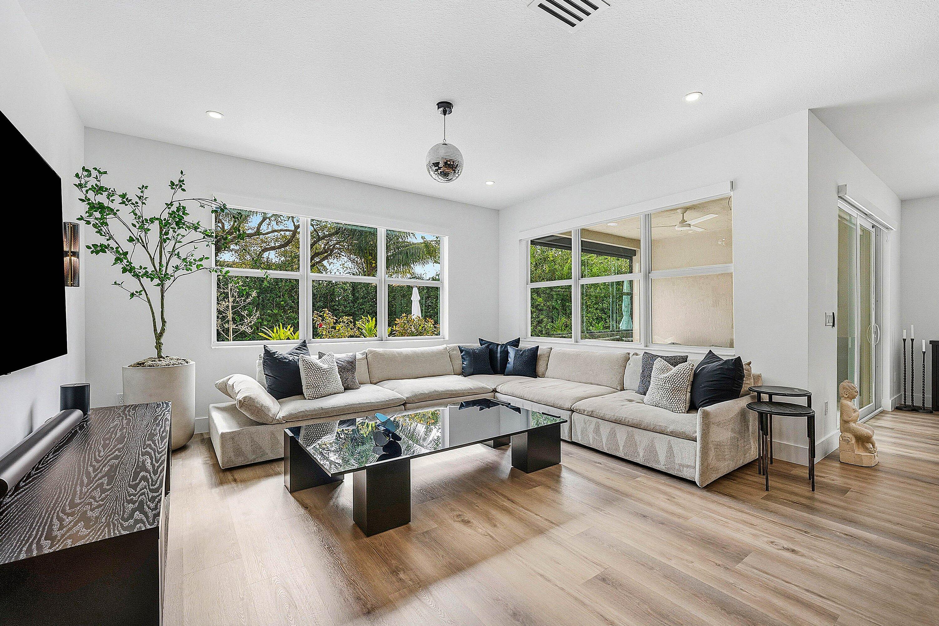 4310 Buttonwood Drive