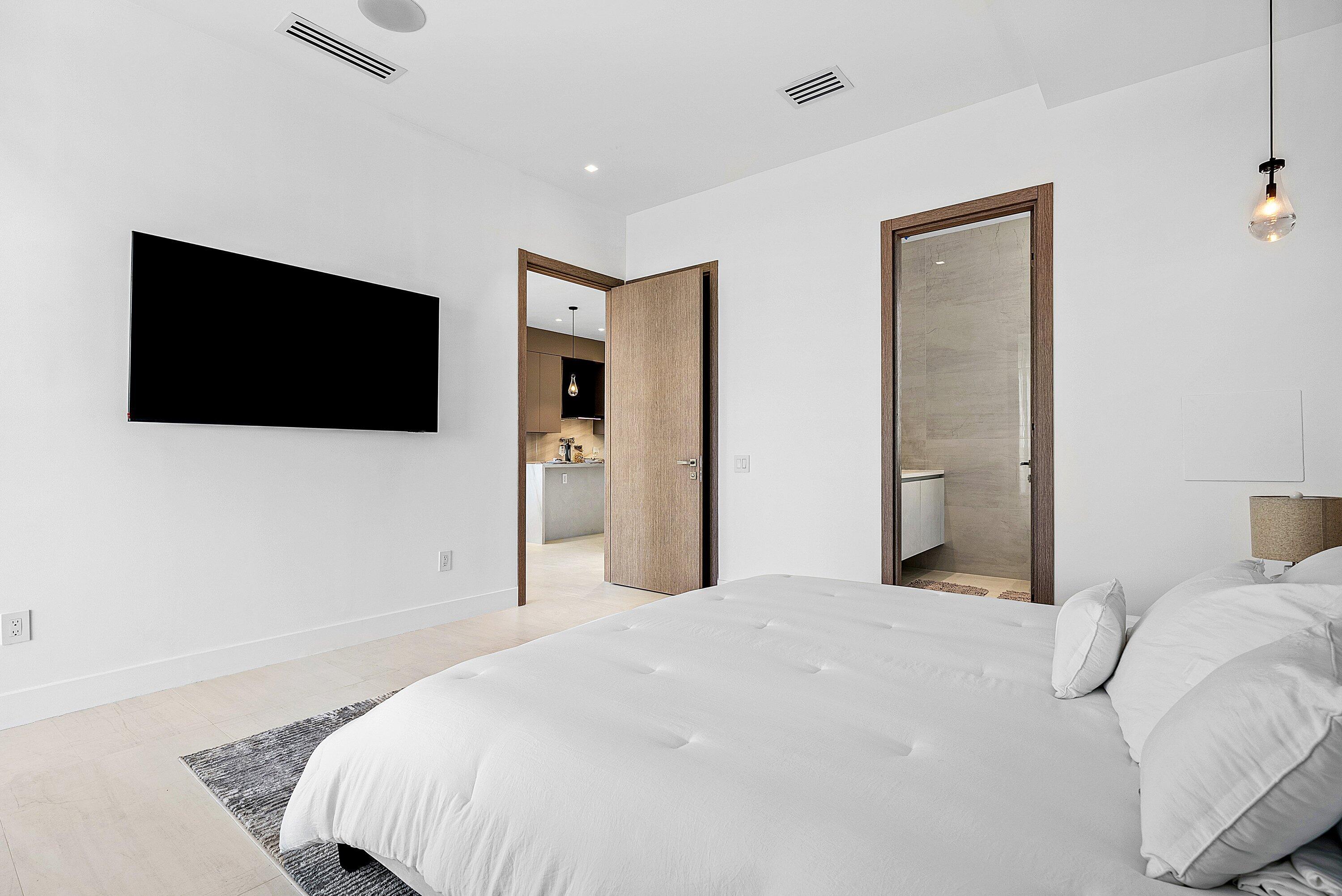 246 NE 6th Avenue 201