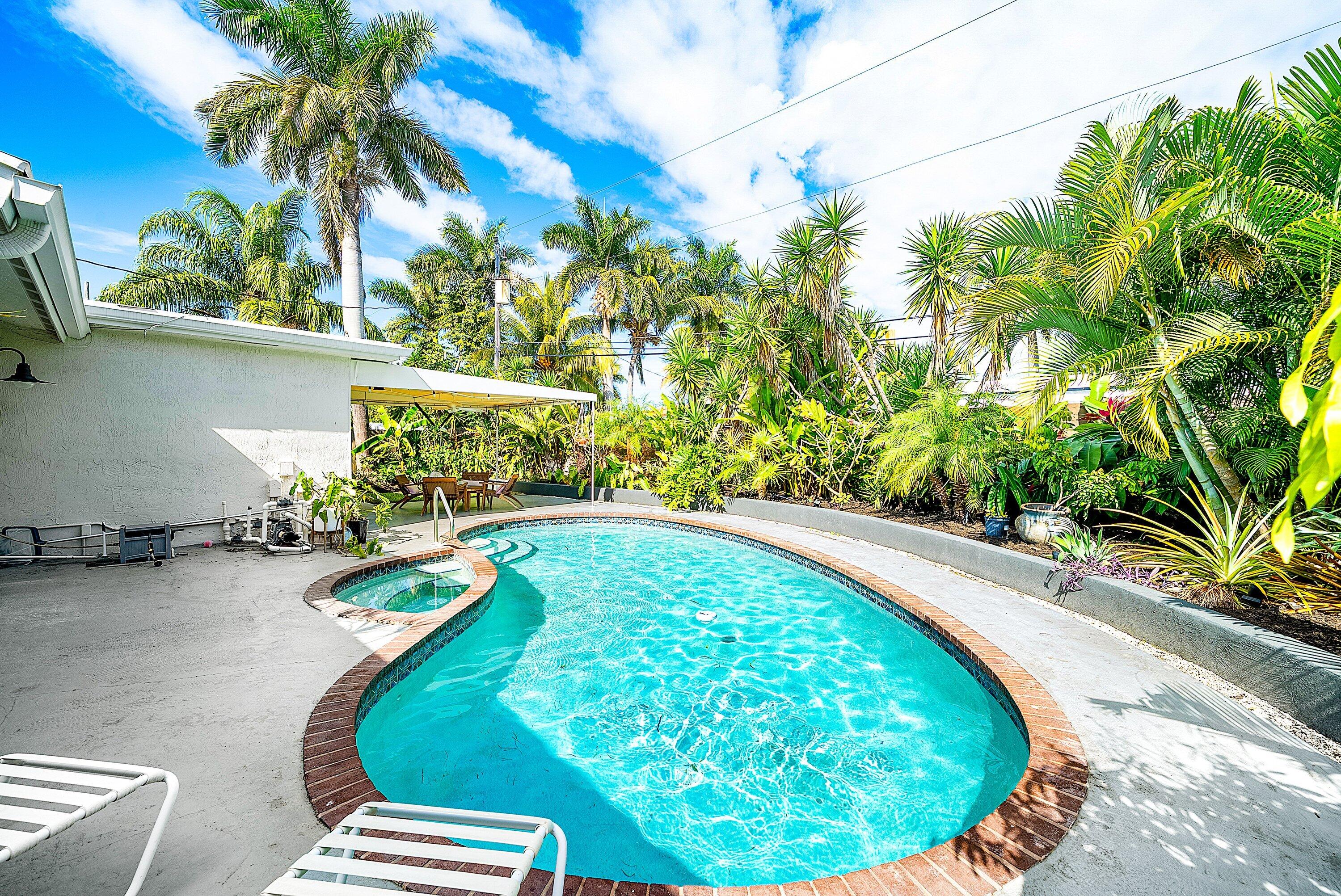 435 NE 35th Street