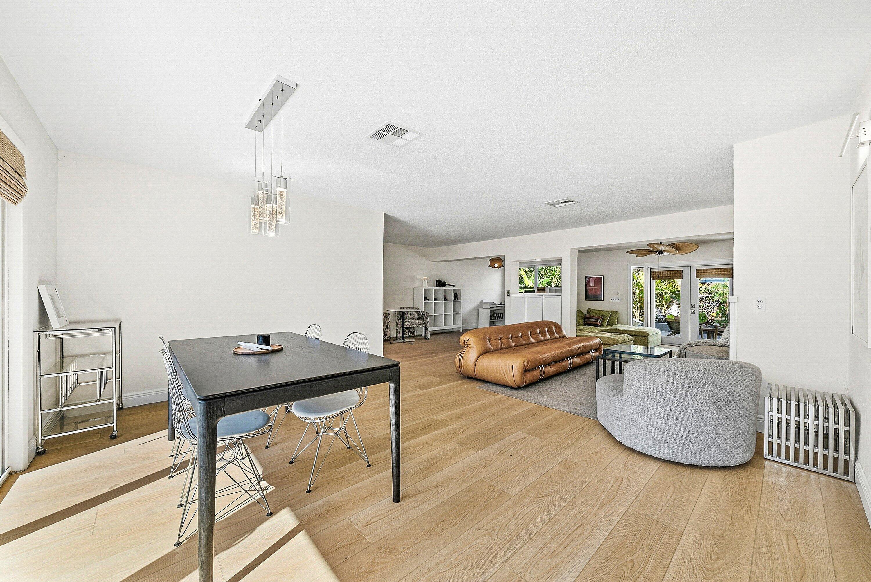 435 NE 35th Street
