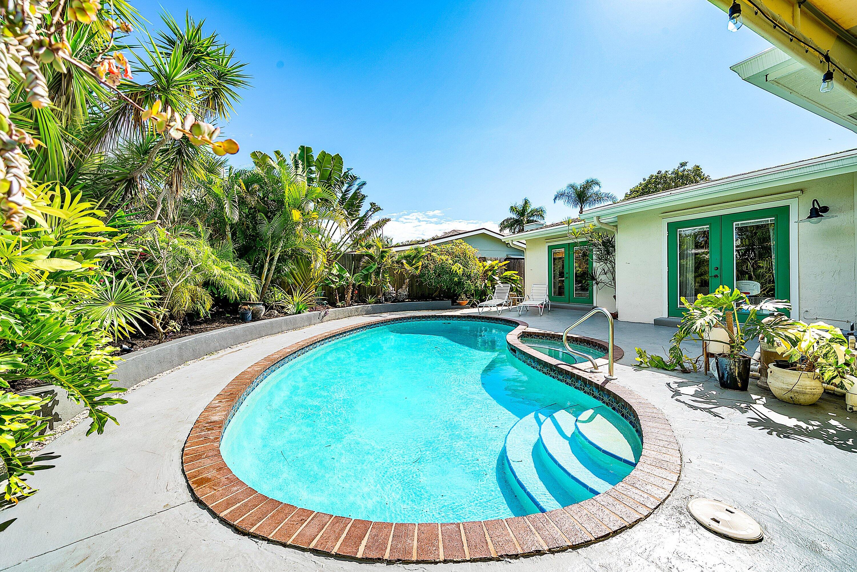 435 NE 35th Street