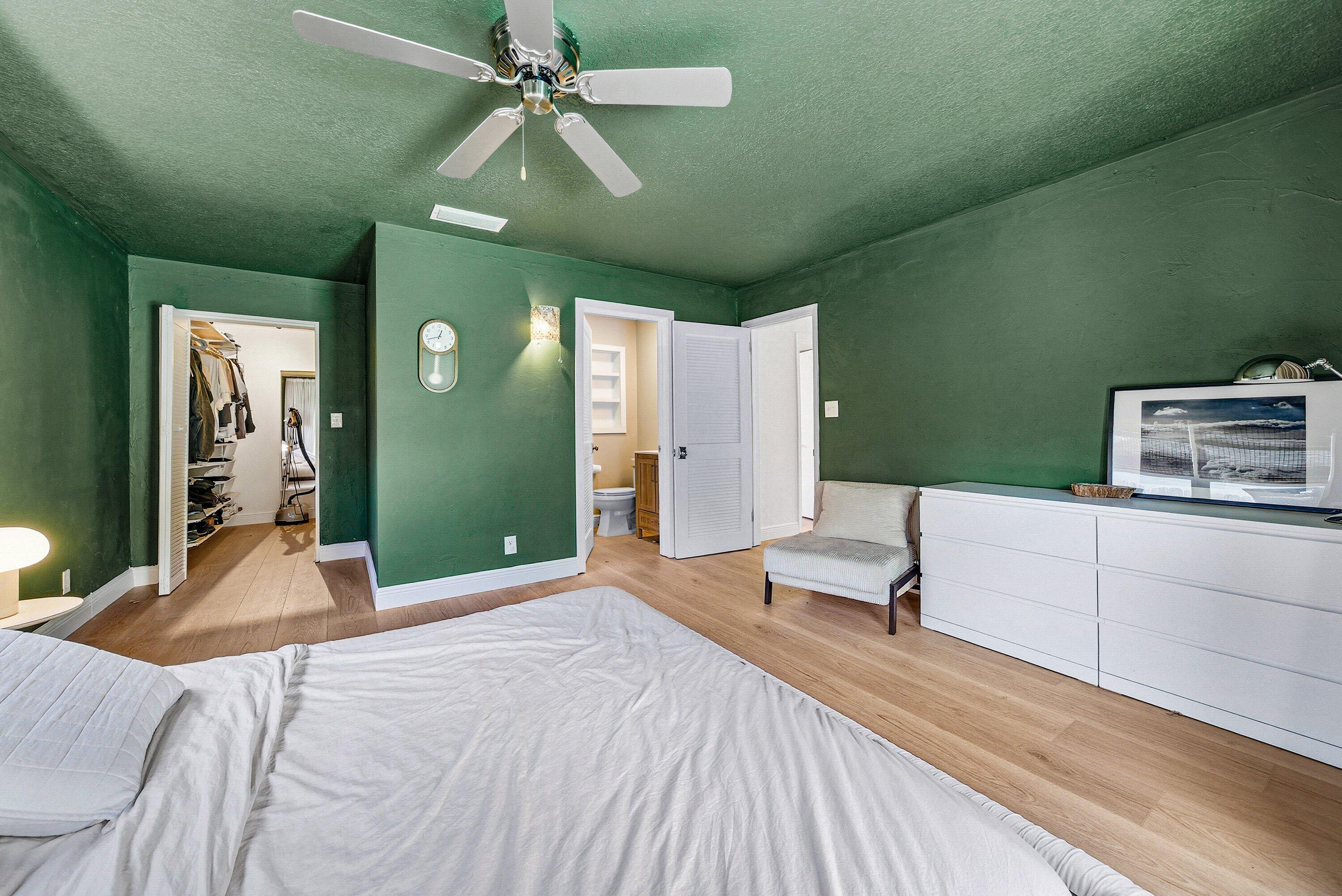 435 NE 35th Street
