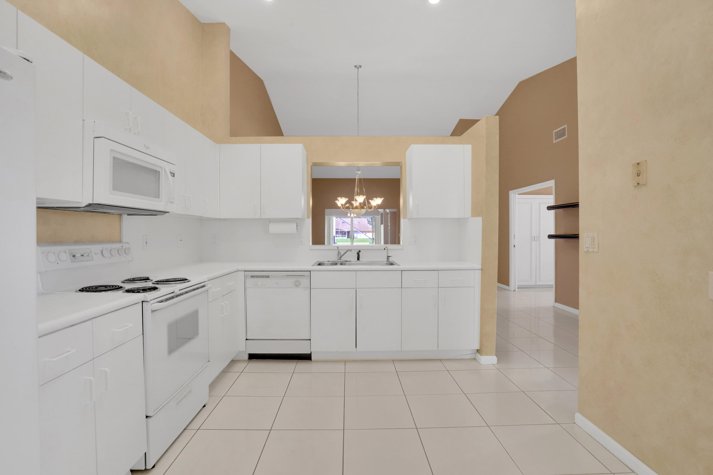 5667 Royal Lake Circle