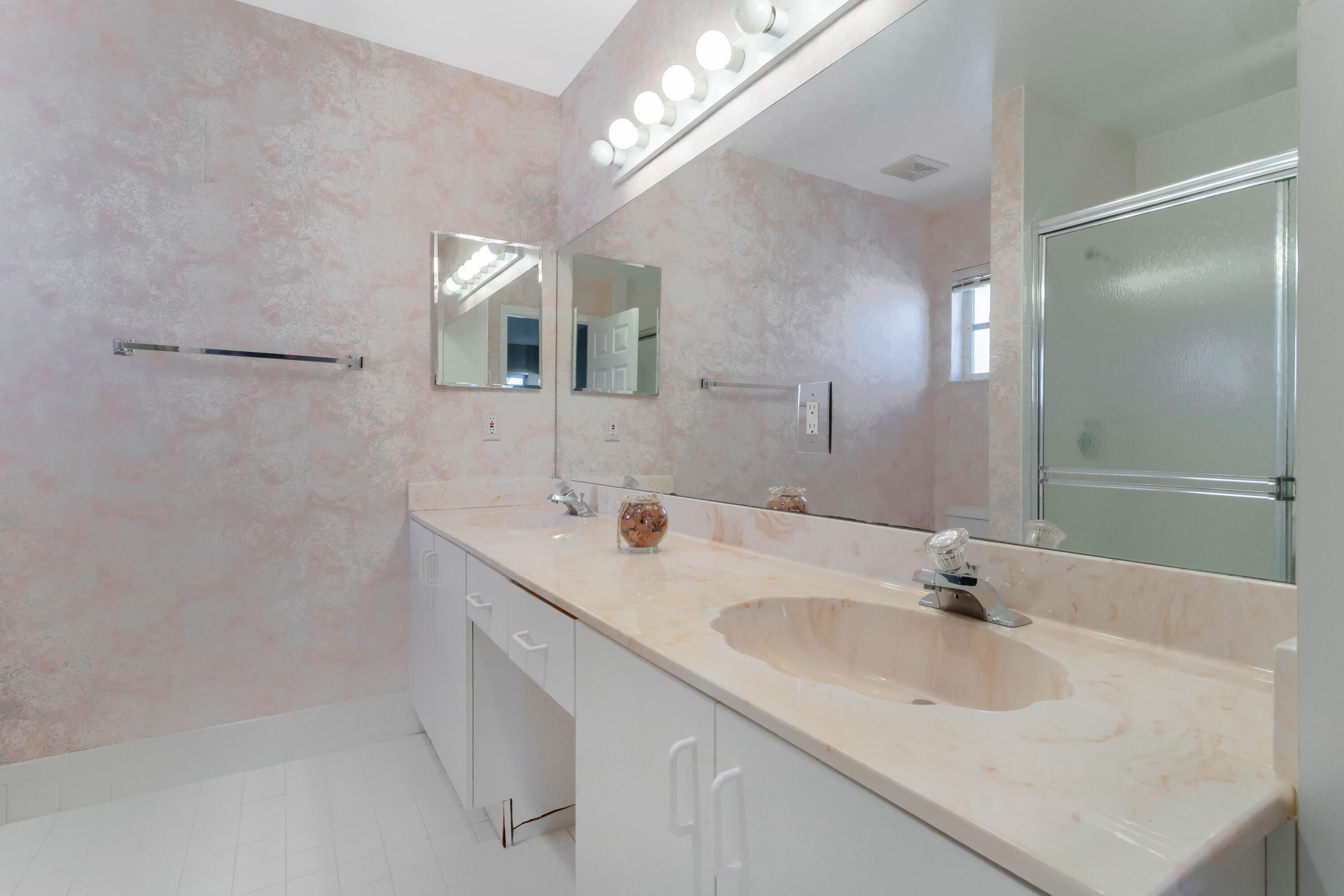 5667 Royal Lake Circle