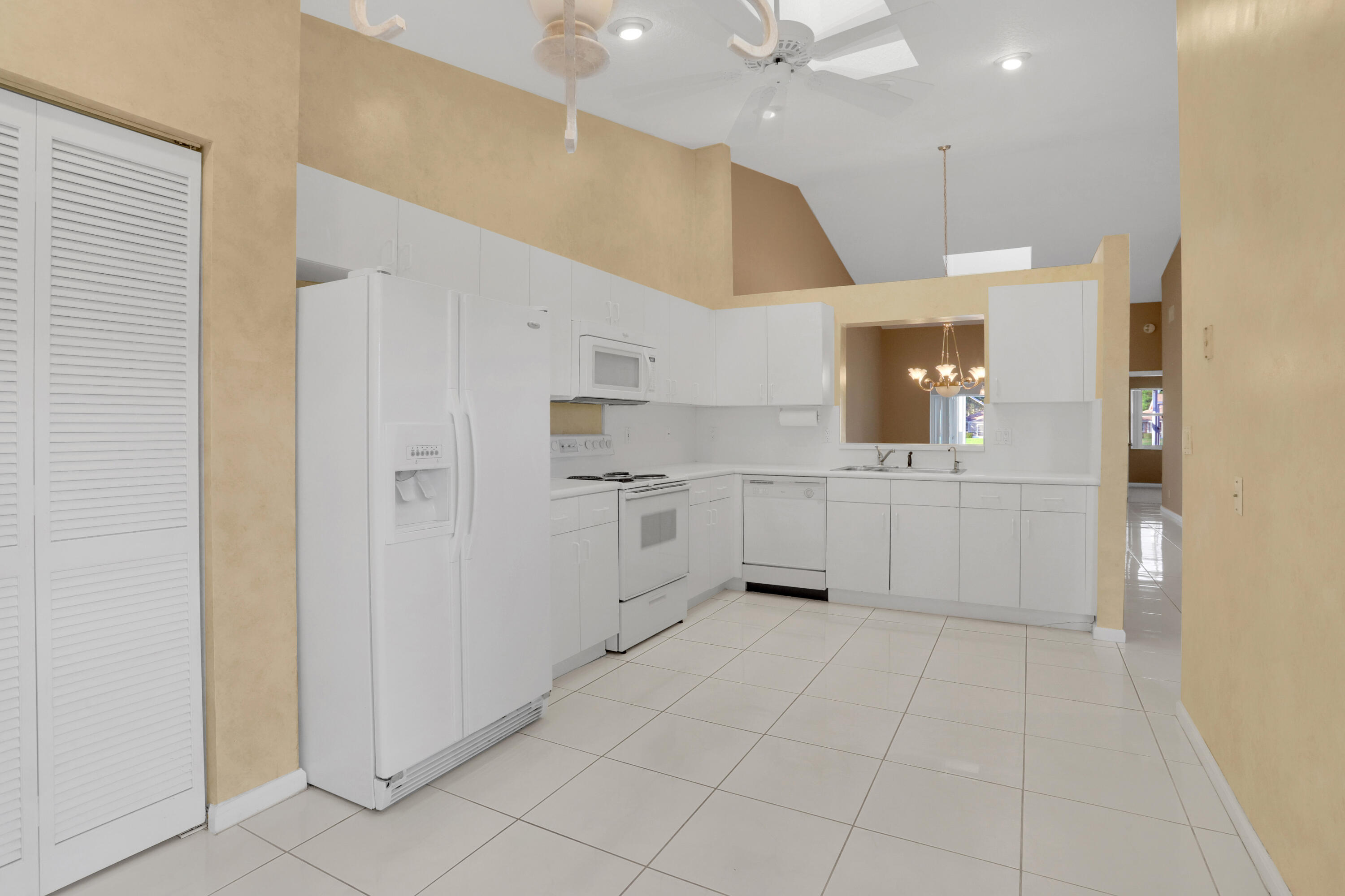 5667 Royal Lake Circle