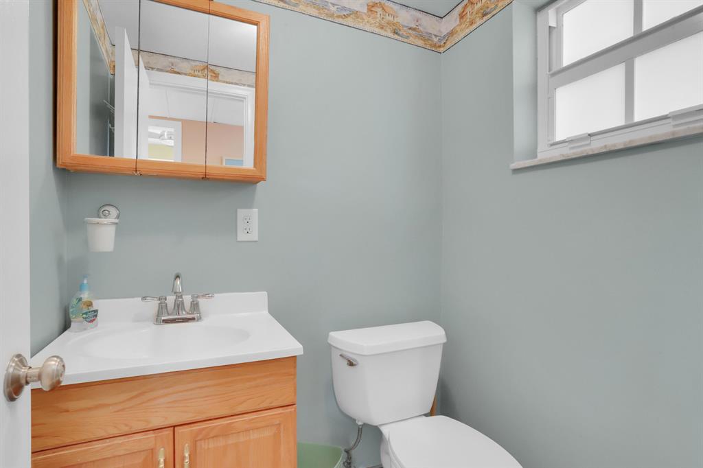 400 NE 20th Street Unit: D209