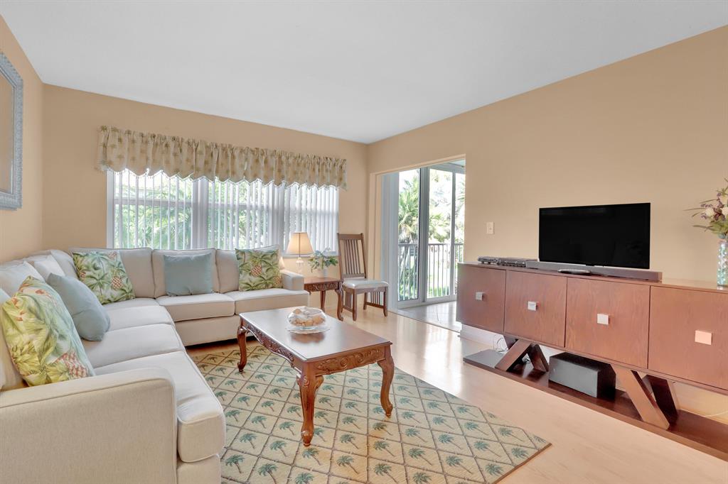 400 NE 20th Street Unit: D209