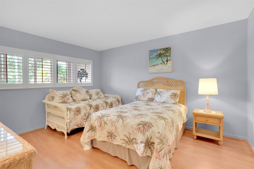 400 NE 20th Street Unit: D209