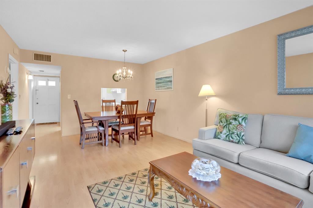 400 NE 20th Street Unit: D209
