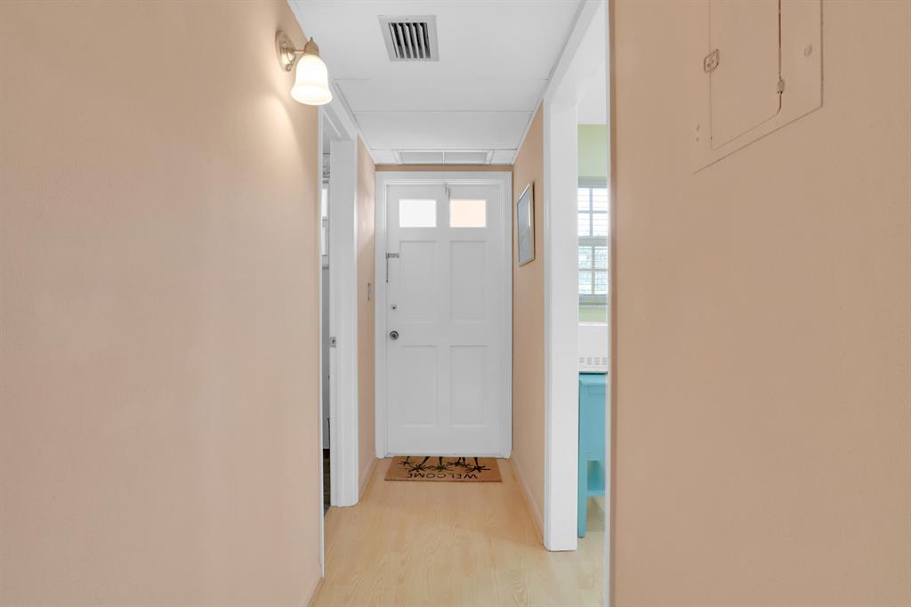 400 NE 20th Street Unit: D209