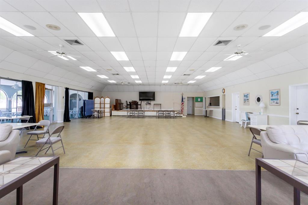 400 NE 20th Street Unit: D209