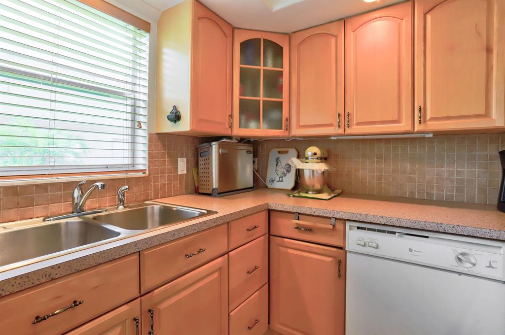 629 Brittany N Unit: 629
