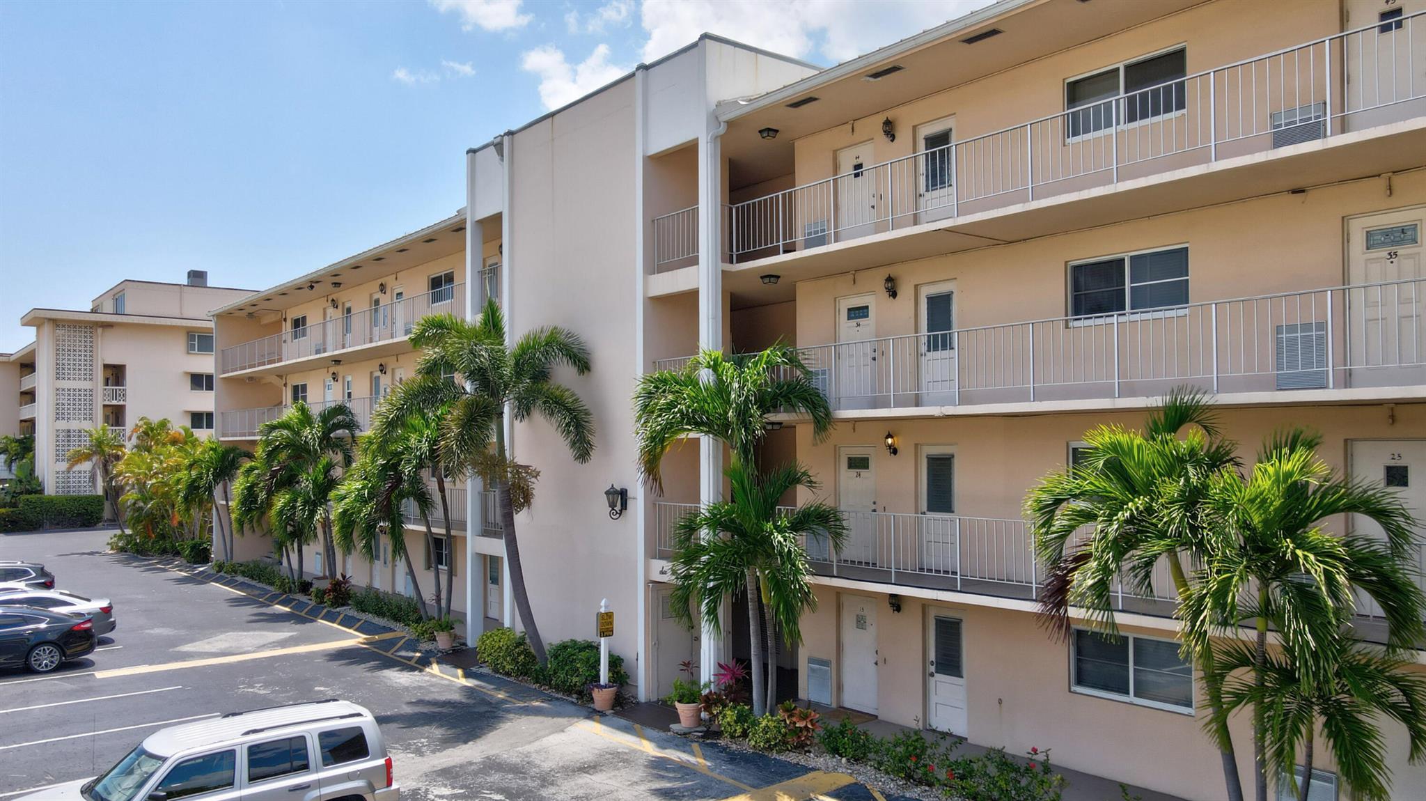 698 NE Spanish River Boulevard Unit: 24