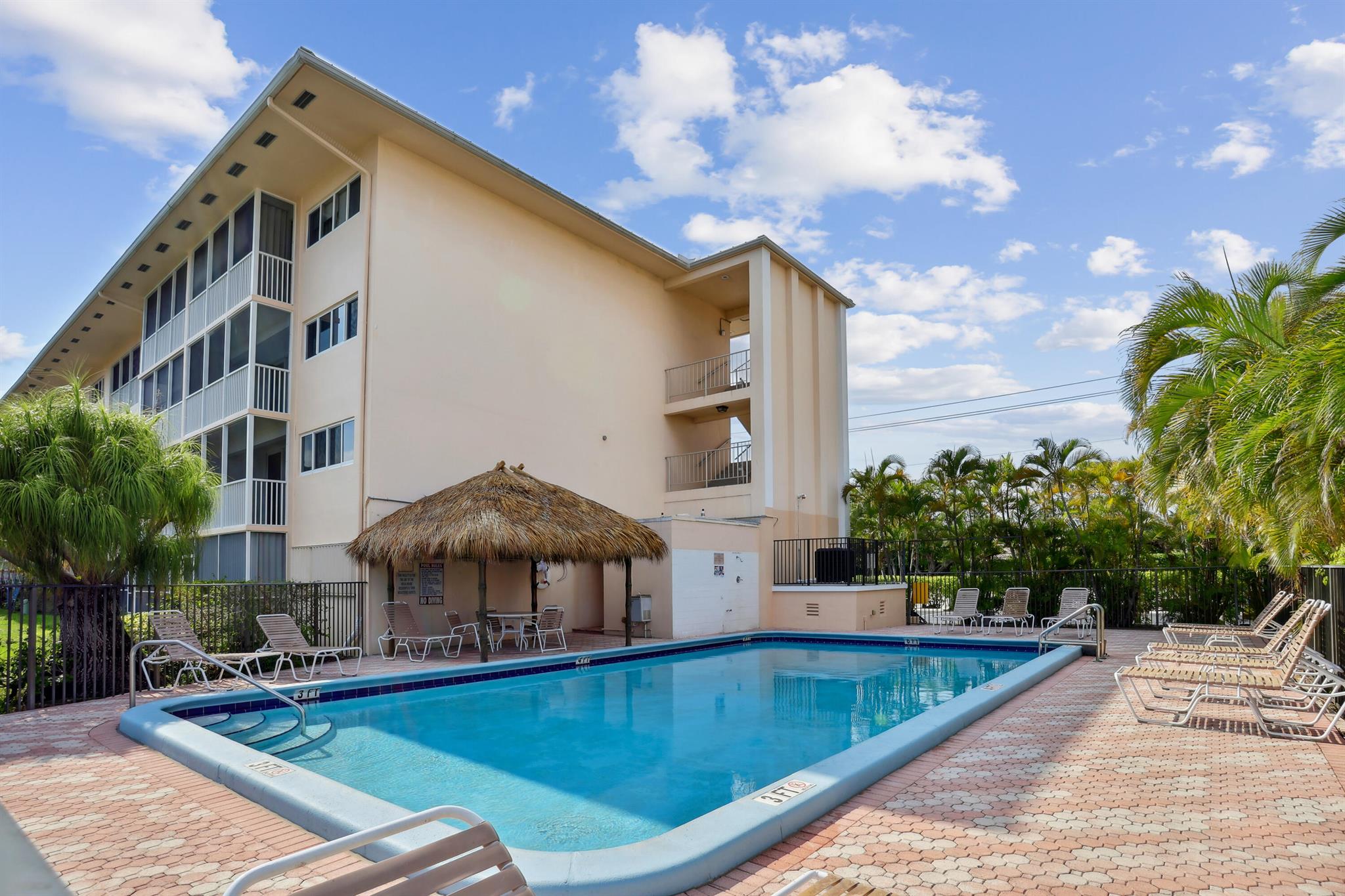 698 NE Spanish River Boulevard Unit: 24