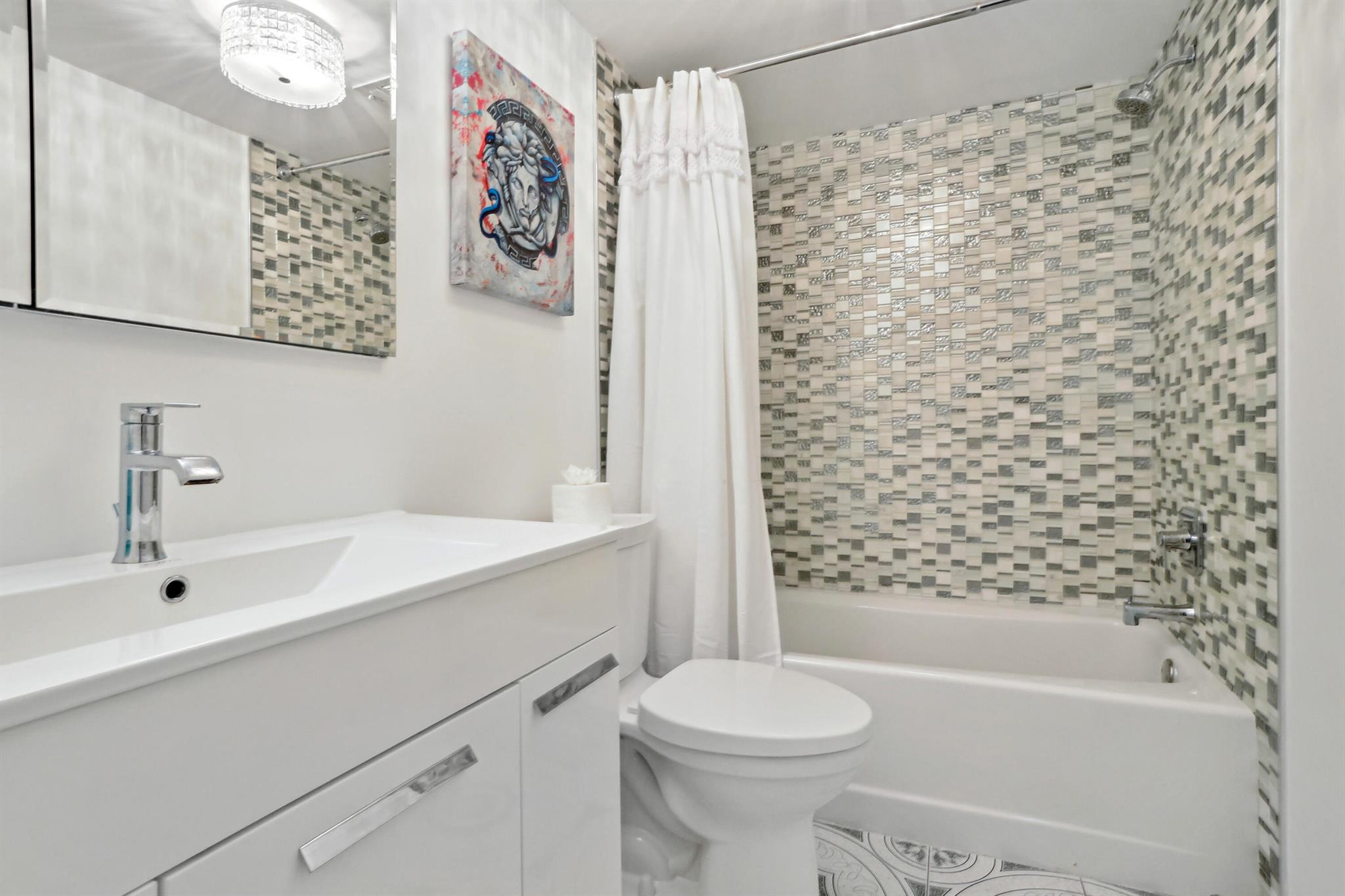 698 NE Spanish River Boulevard Unit: 24