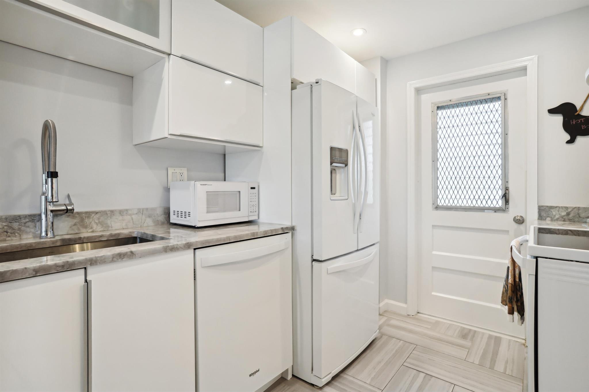 698 NE Spanish River Boulevard Unit: 24
