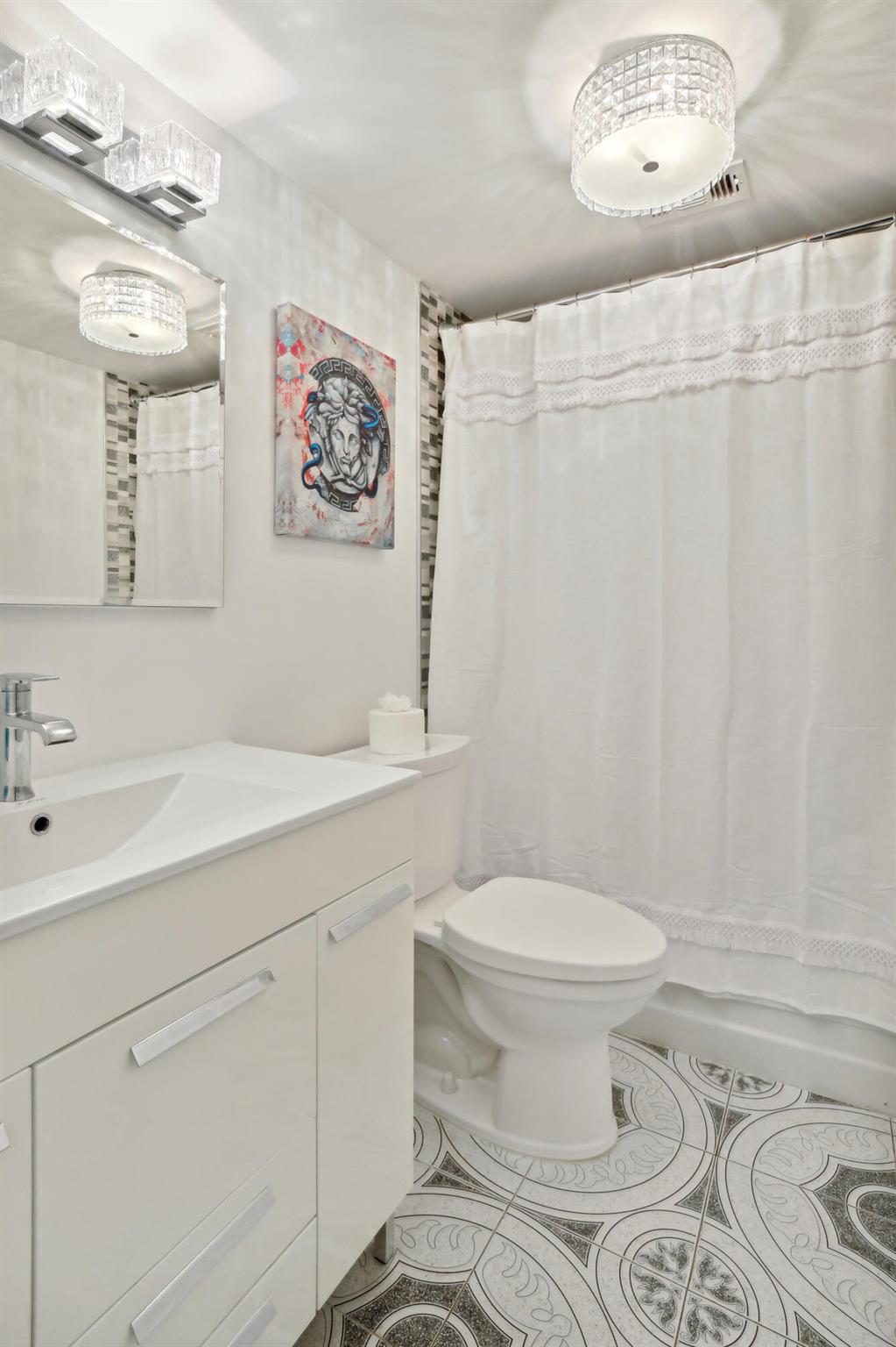 698 NE Spanish River Boulevard Unit: 24