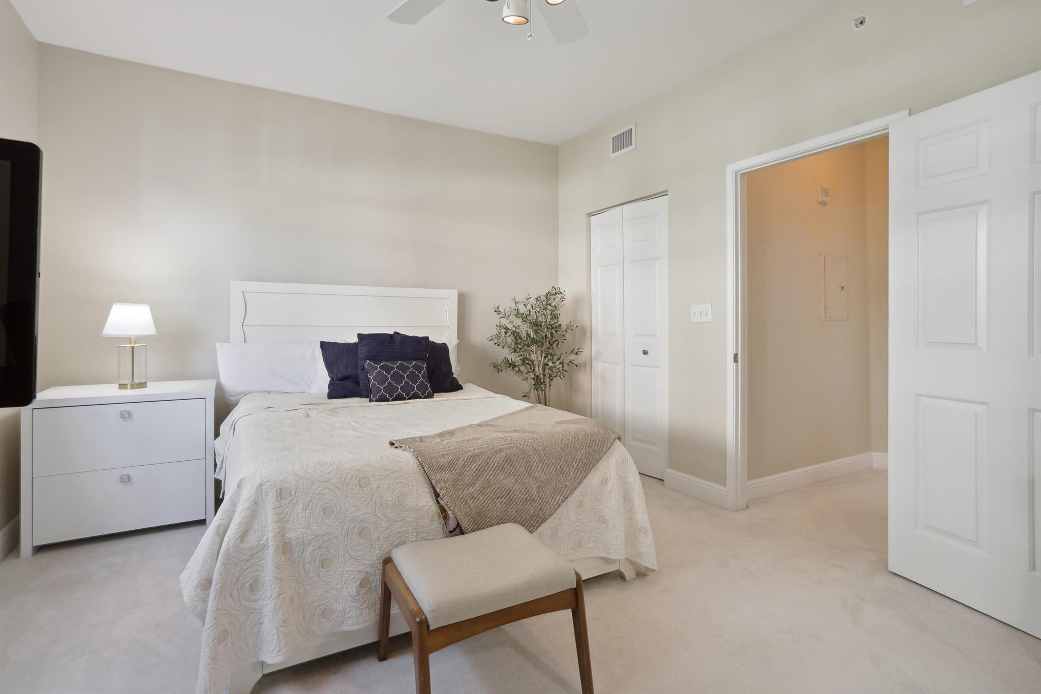 806 E Windward Way Unit: 217
