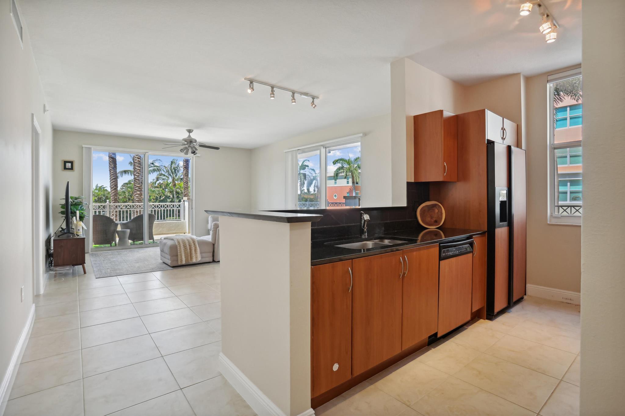 806 E Windward Way Unit: 217