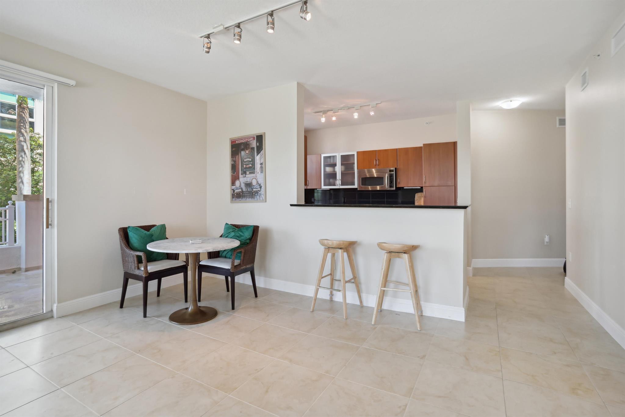 806 E Windward Way Unit: 217