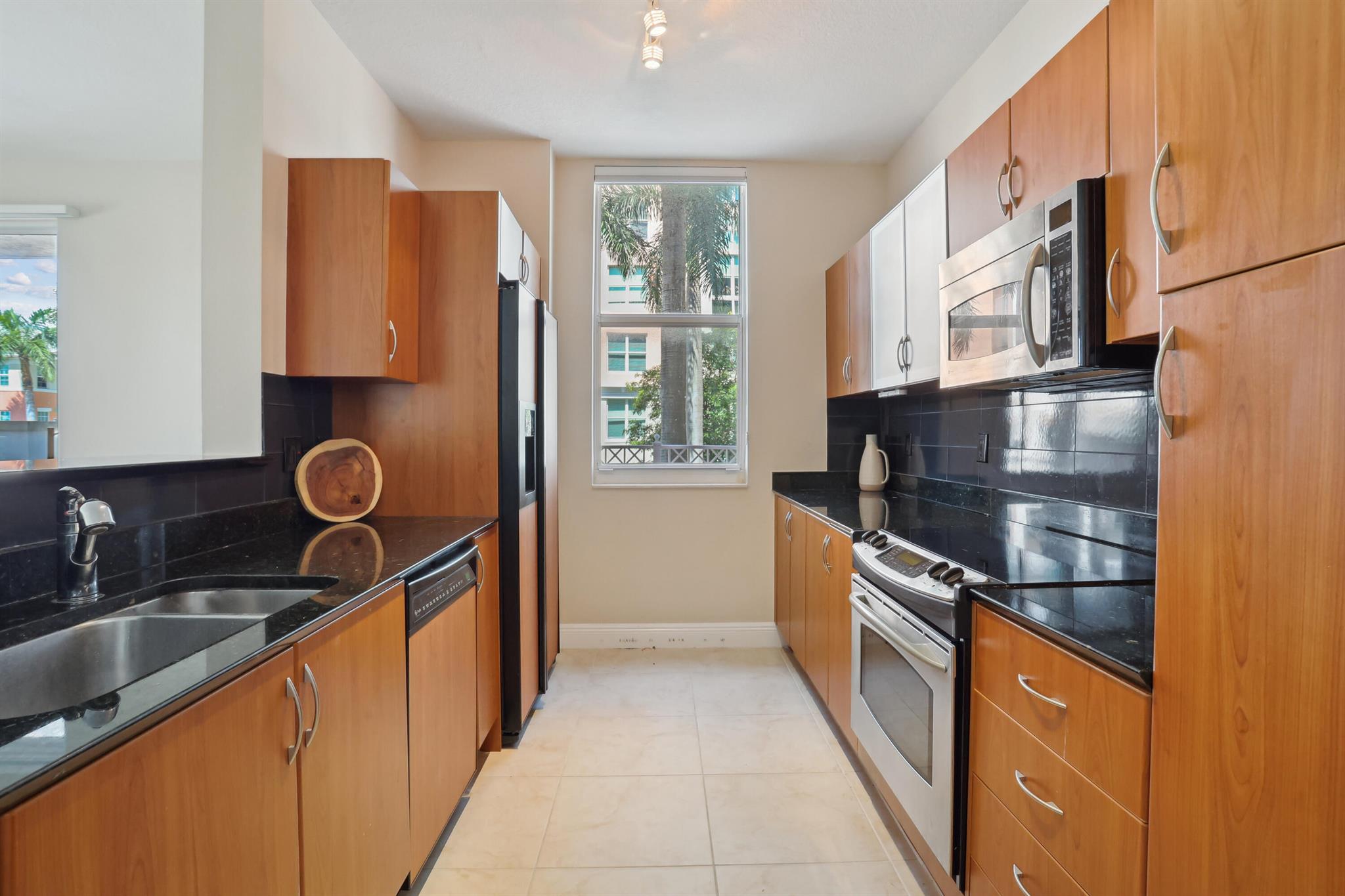 806 E Windward Way Unit: 217