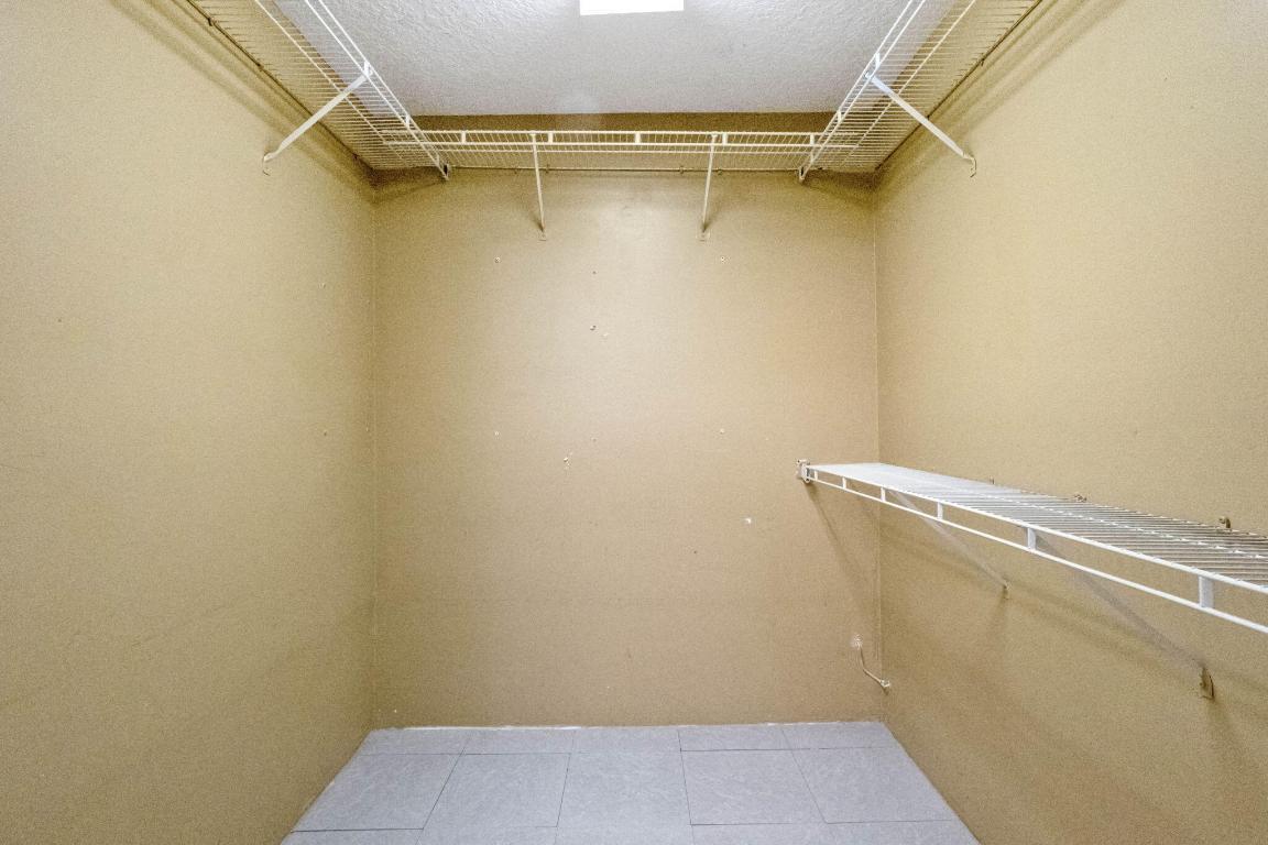 580 NW 9th Court