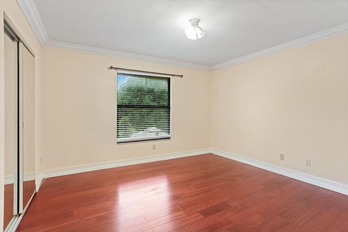 580 NW 9th Court