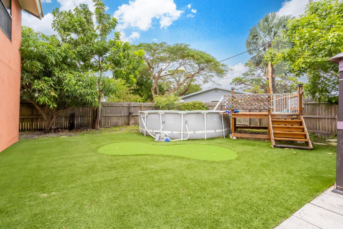 580 NW 9th Court