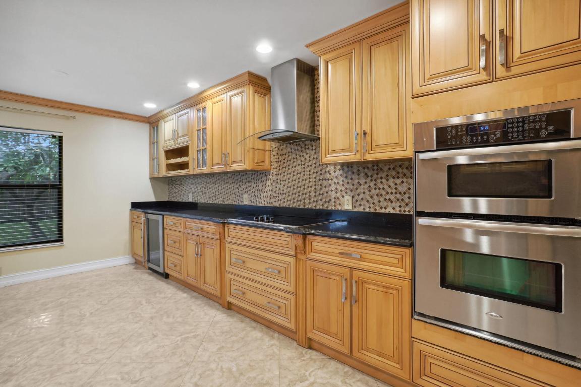 580 NW 9th Court