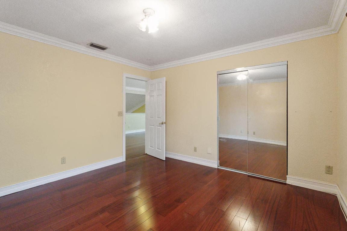 580 NW 9th Court