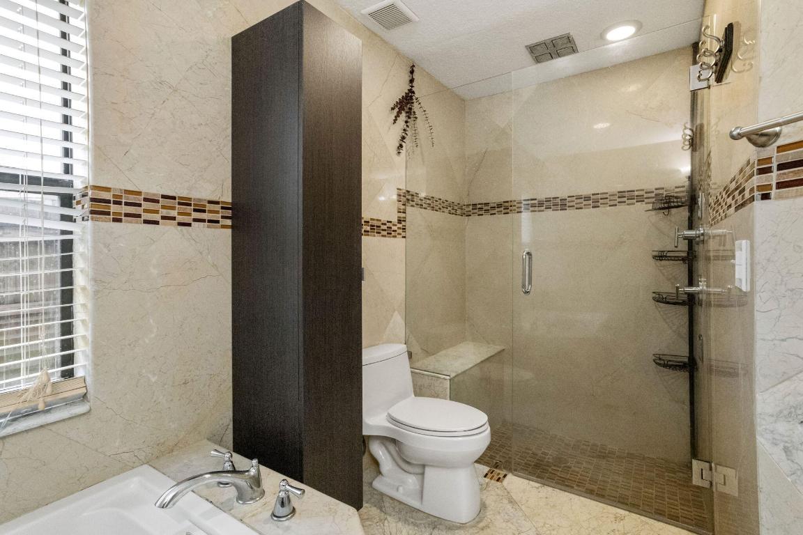 580 NW 9th Court