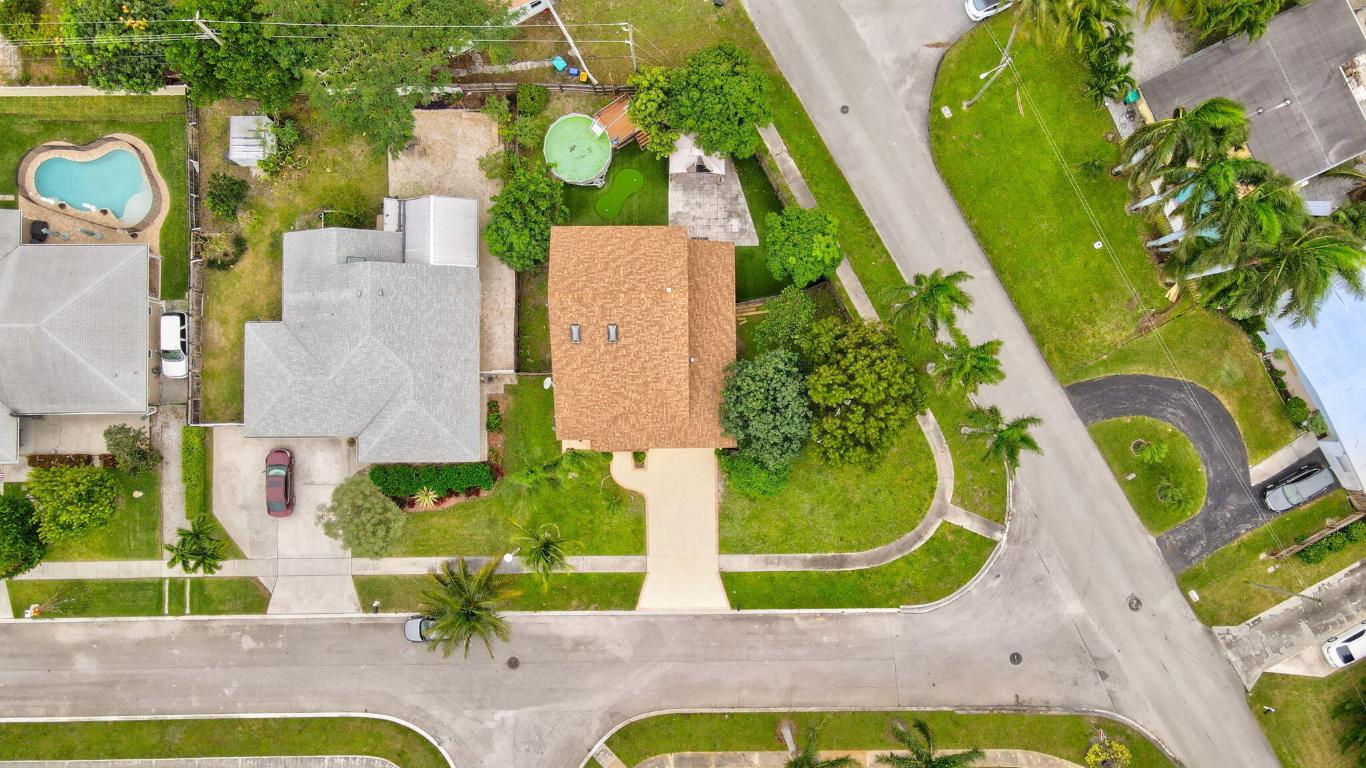 580 NW 9th Court